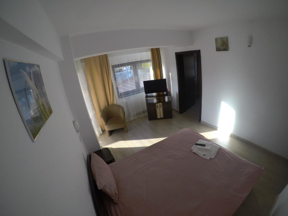 Pensiunea N.A.M Buşteni Esterno foto